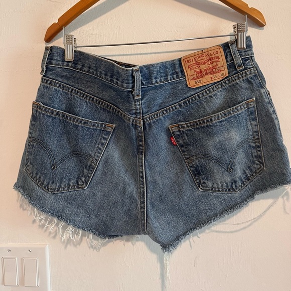 Levis Distressed Shorts in Dark Blue Wash Sz30 - Picture 3 of 6